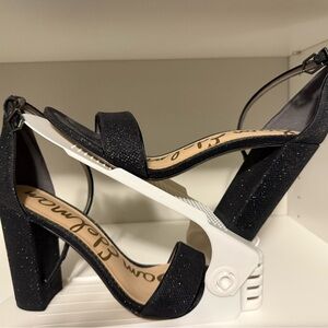 Sam Edelman Yaro Ankle Strap Sandal in Black Shimmer Size 10.5